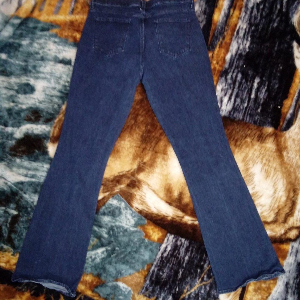 NY&Co Ultra Low Rise FLARE Leg - Picture 4 of 4